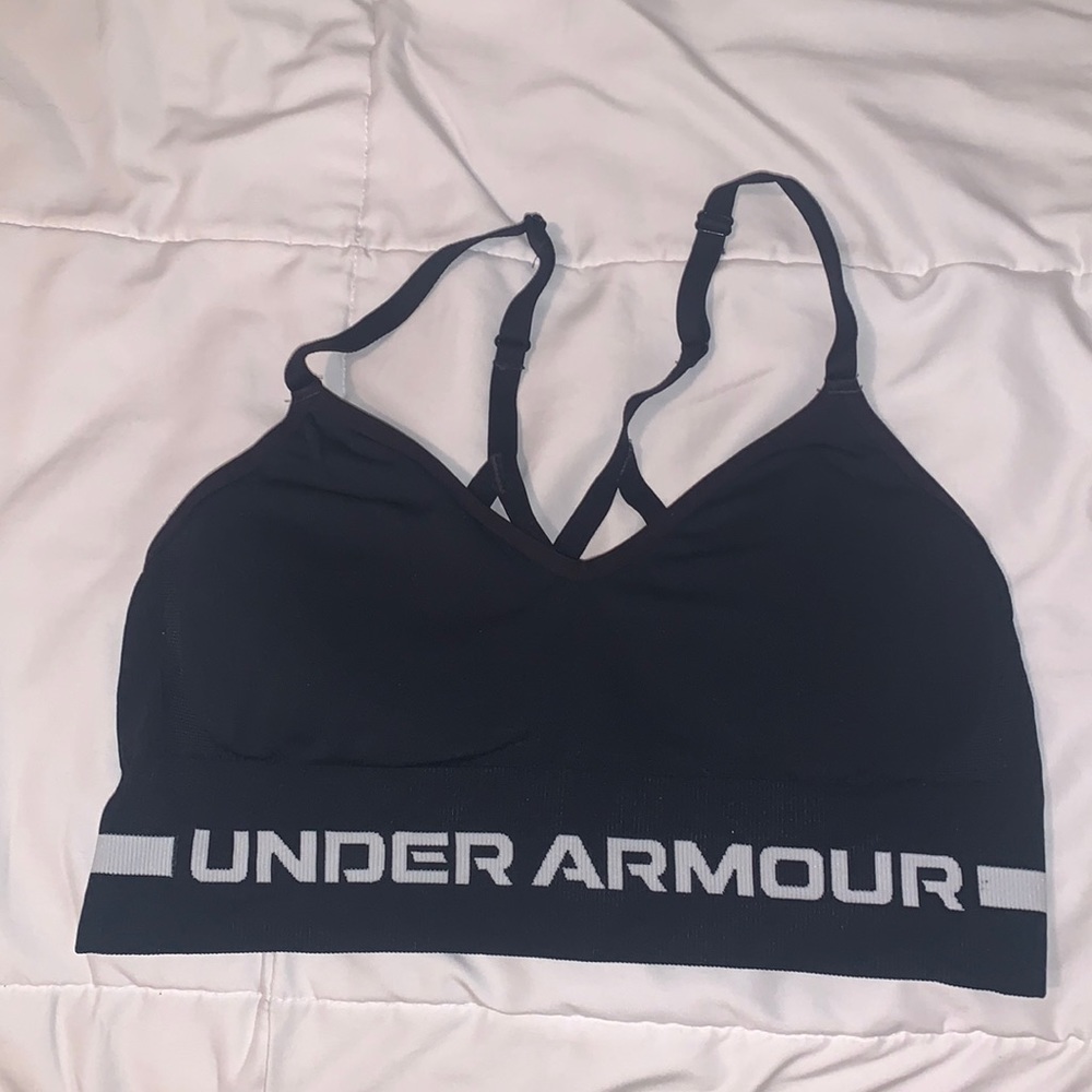 Under armor sports bra size medium